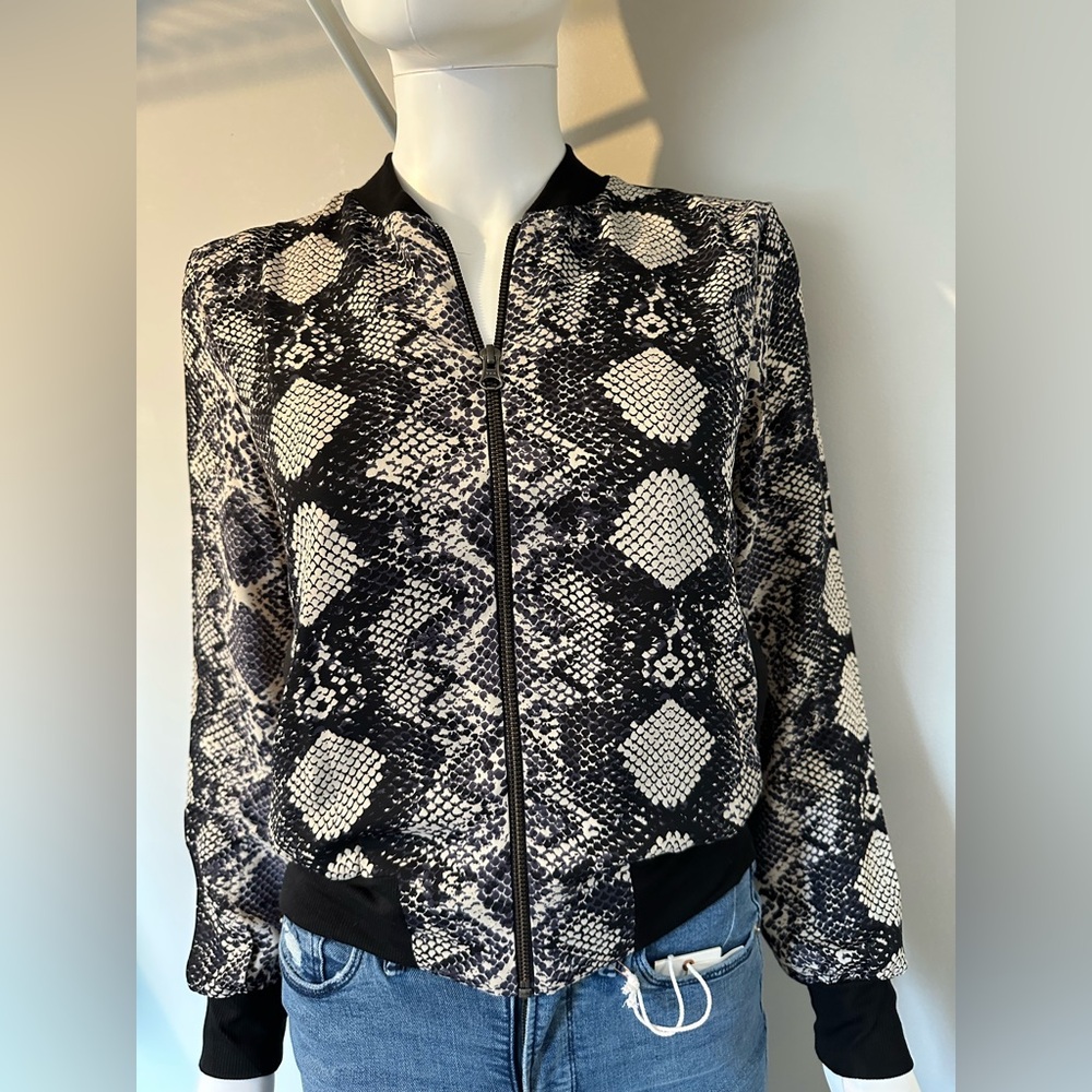 NWT XS Women’s Three Eighty Two Snake Skin Design Jacket